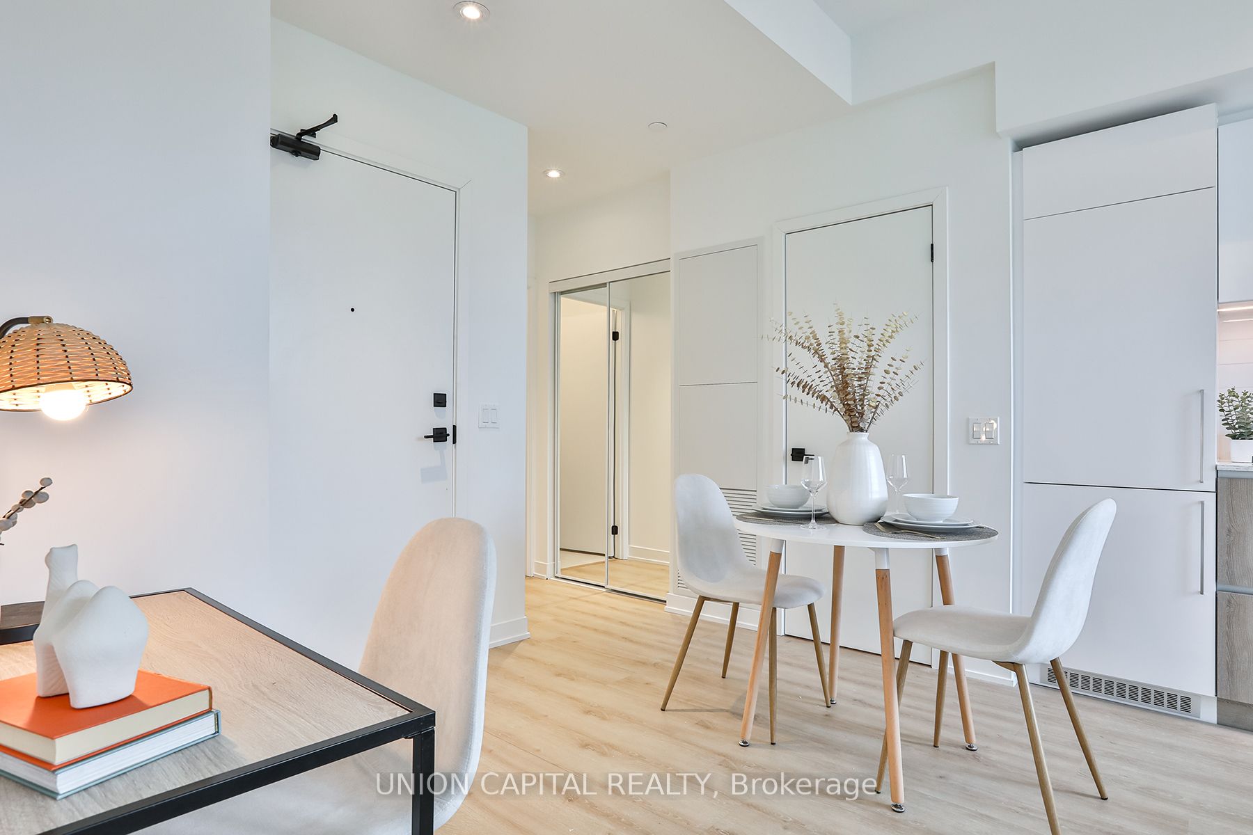 319 Jarvis Street 1005 Property Photo 4