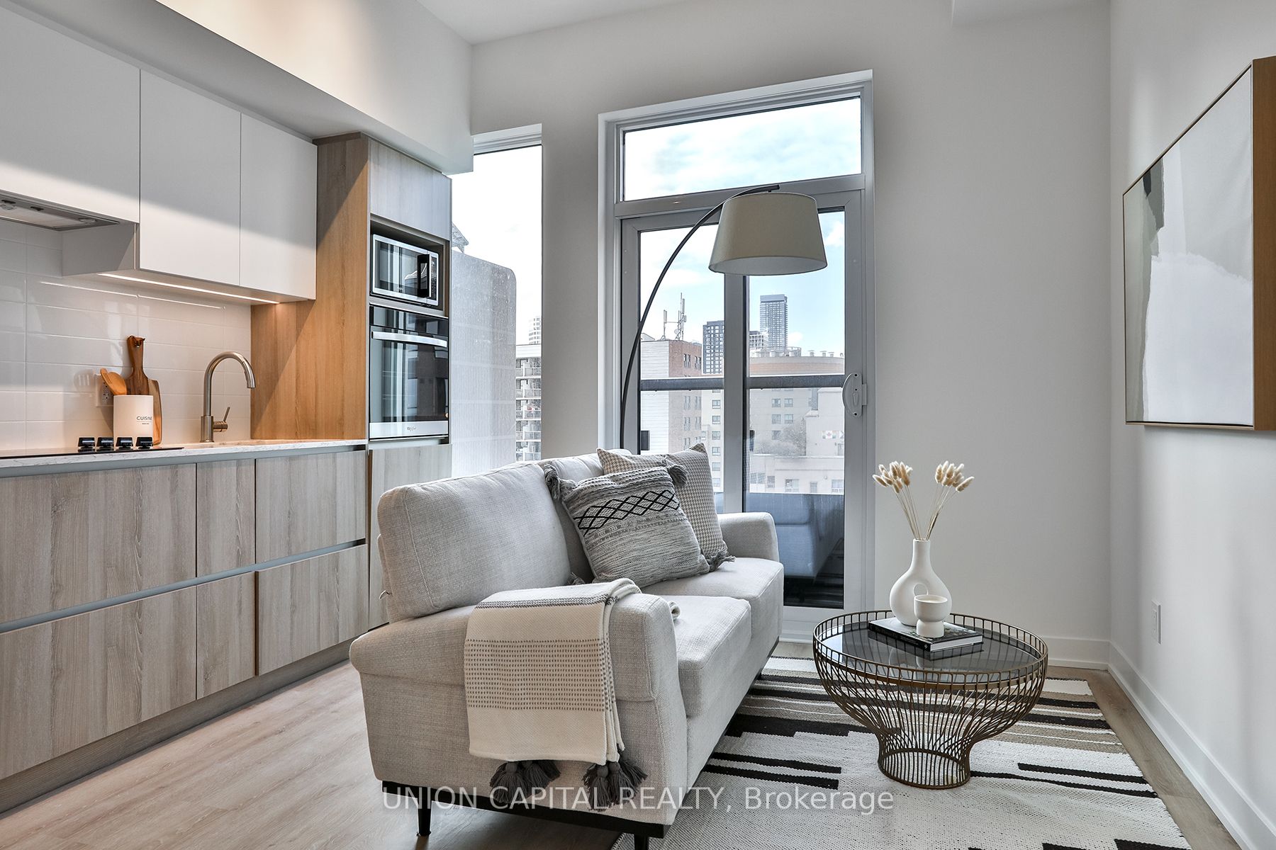319 Jarvis Street 1005 Property Photo 5