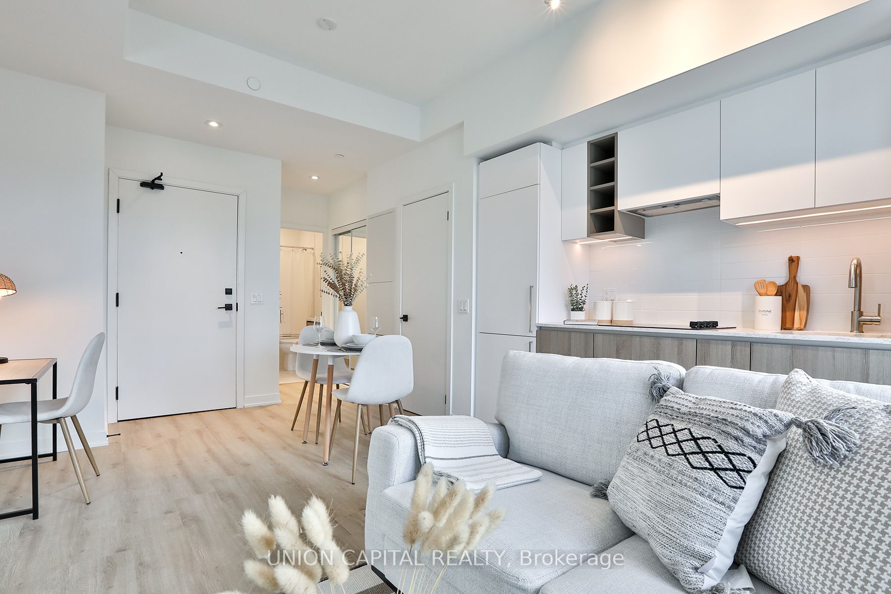 319 Jarvis Street 1005 Property Photo 6