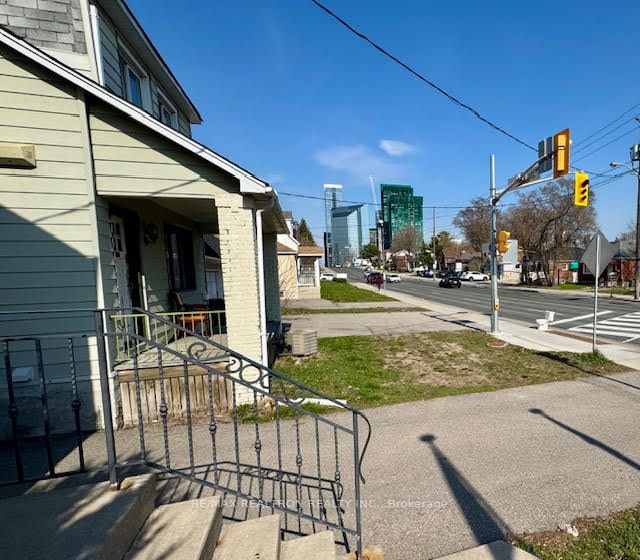 156 Sheppard Avenue Property Photo 2