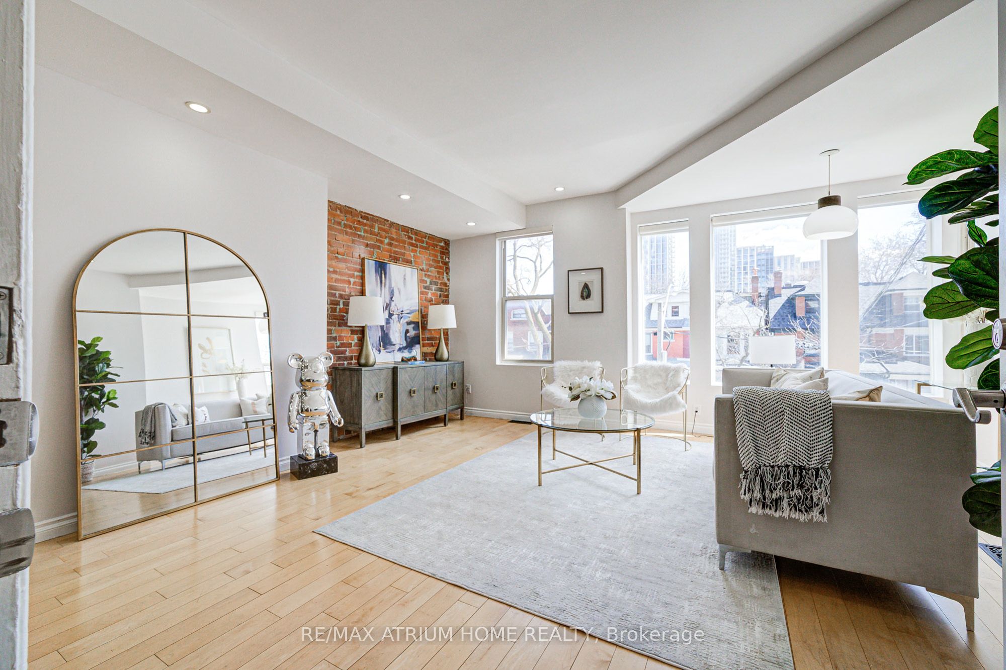 666 Euclid Avenue Property Photo 1