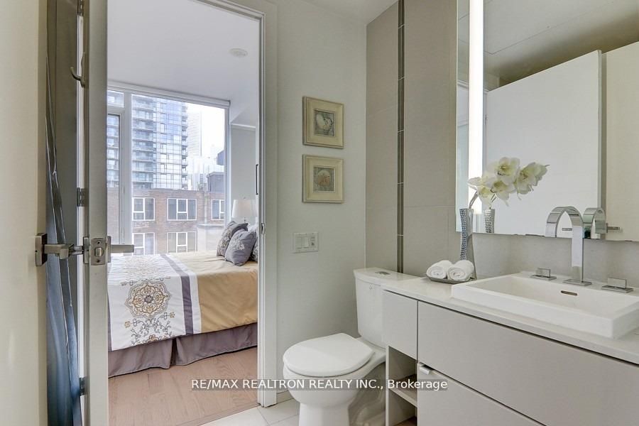 101 Peter Street 603 Property Photo 10