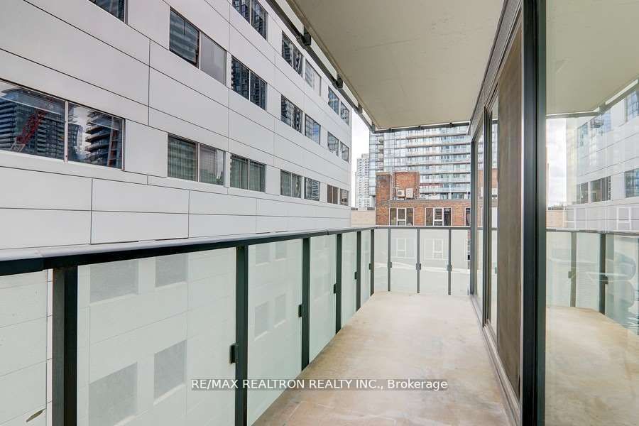 101 Peter Street 603 Property Photo 11