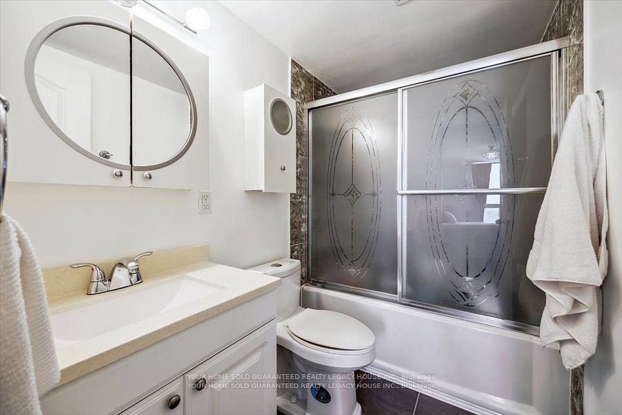 130 Neptune Drive 607 Property Photo 8
