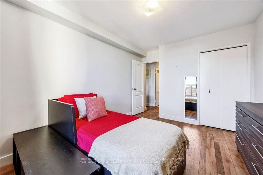 130 Neptune Drive 607 Property Photo 11