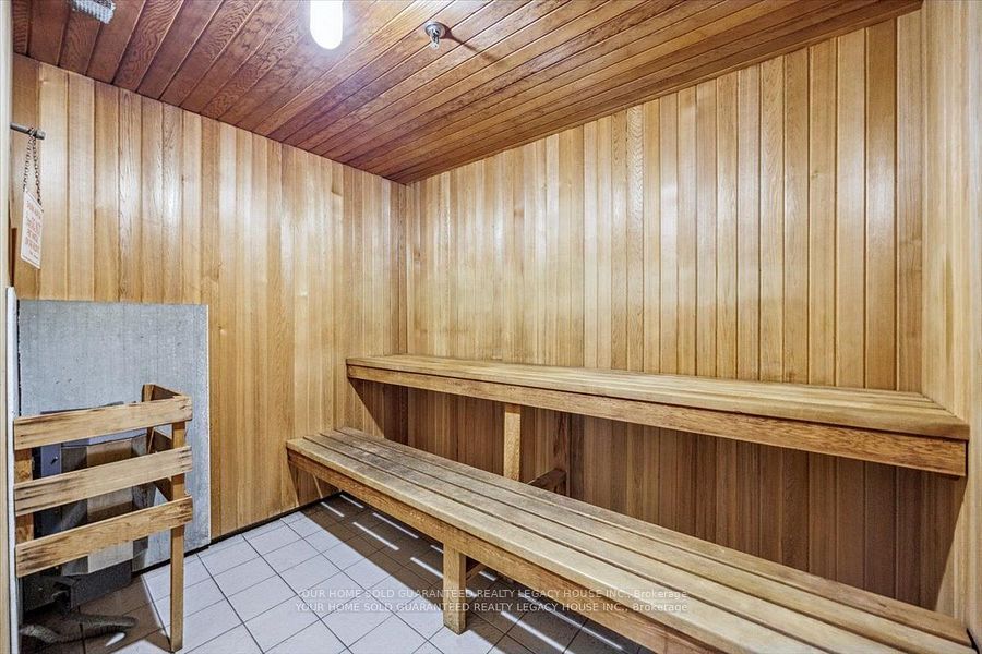 130 Neptune Drive 607 Property Photo 14