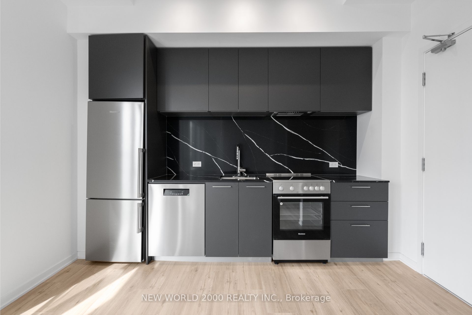 101 Roehampton Avenue 3610 Property Photo 1