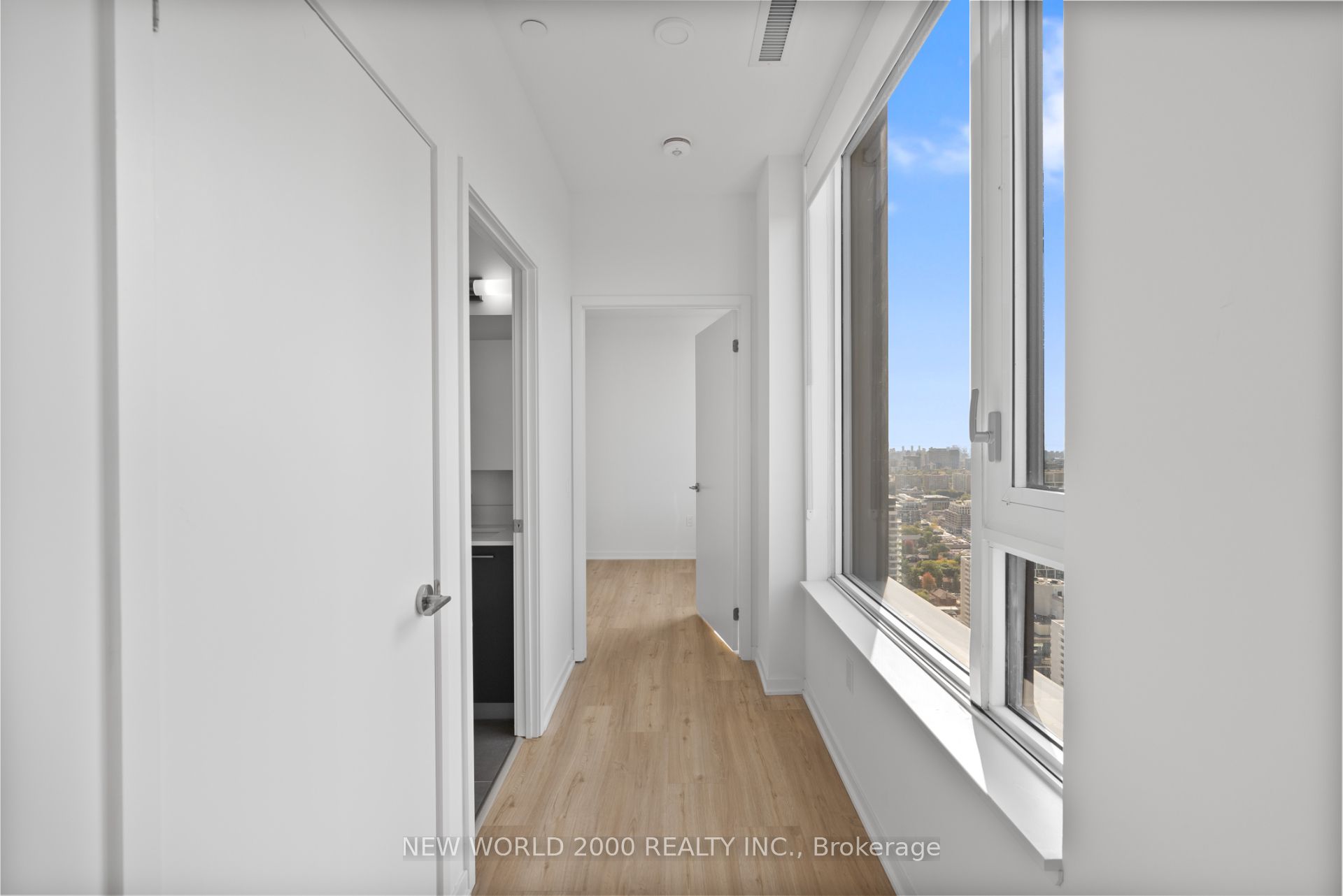 101 Roehampton Avenue 3610 Property Photo 13