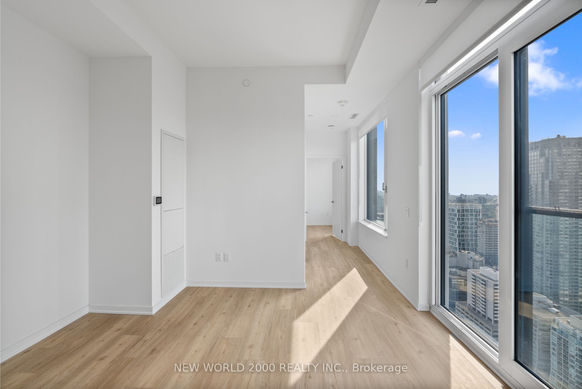 101 Roehampton Avenue 3610 Property Photo 14