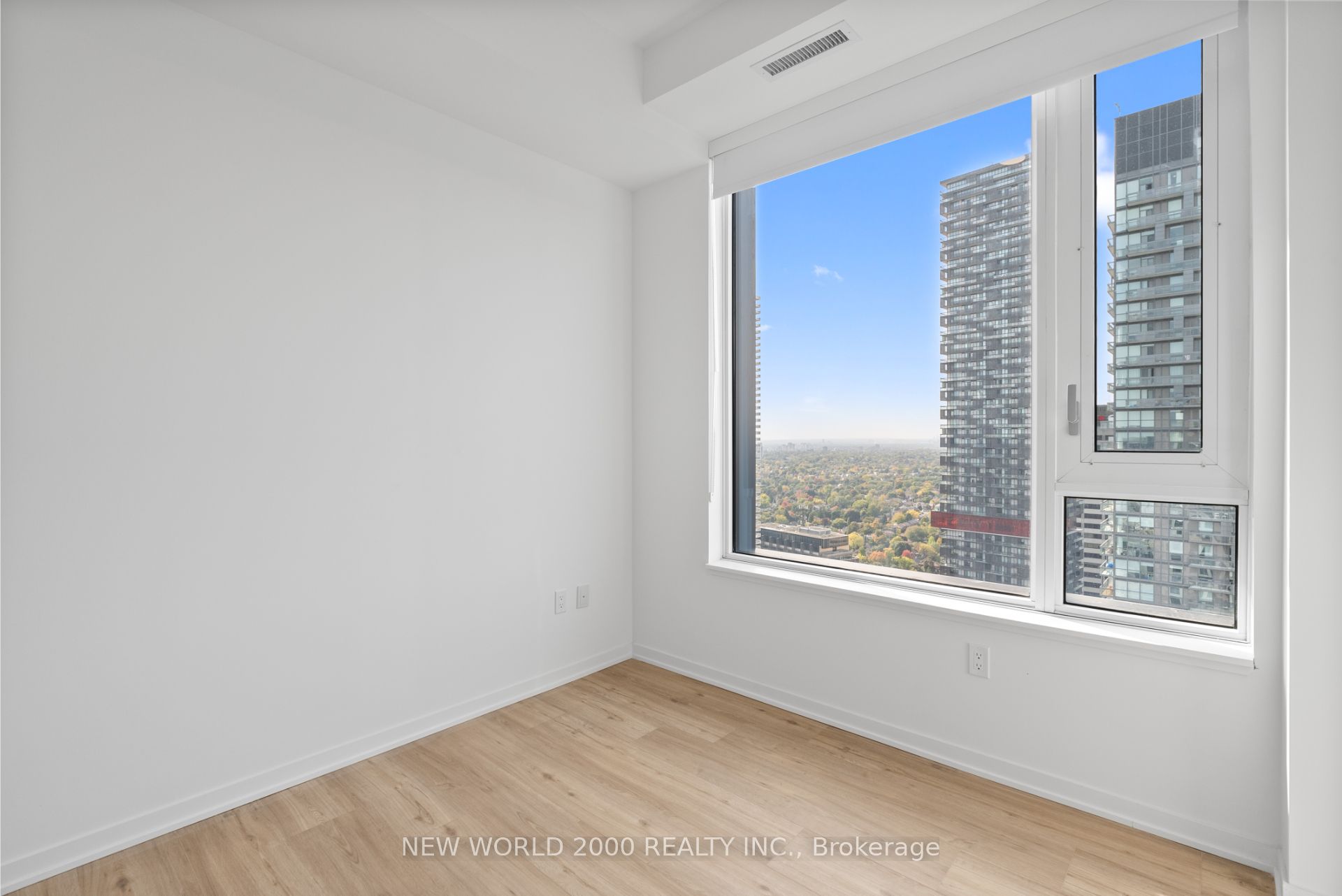 101 Roehampton Avenue 3610 Property Photo 16