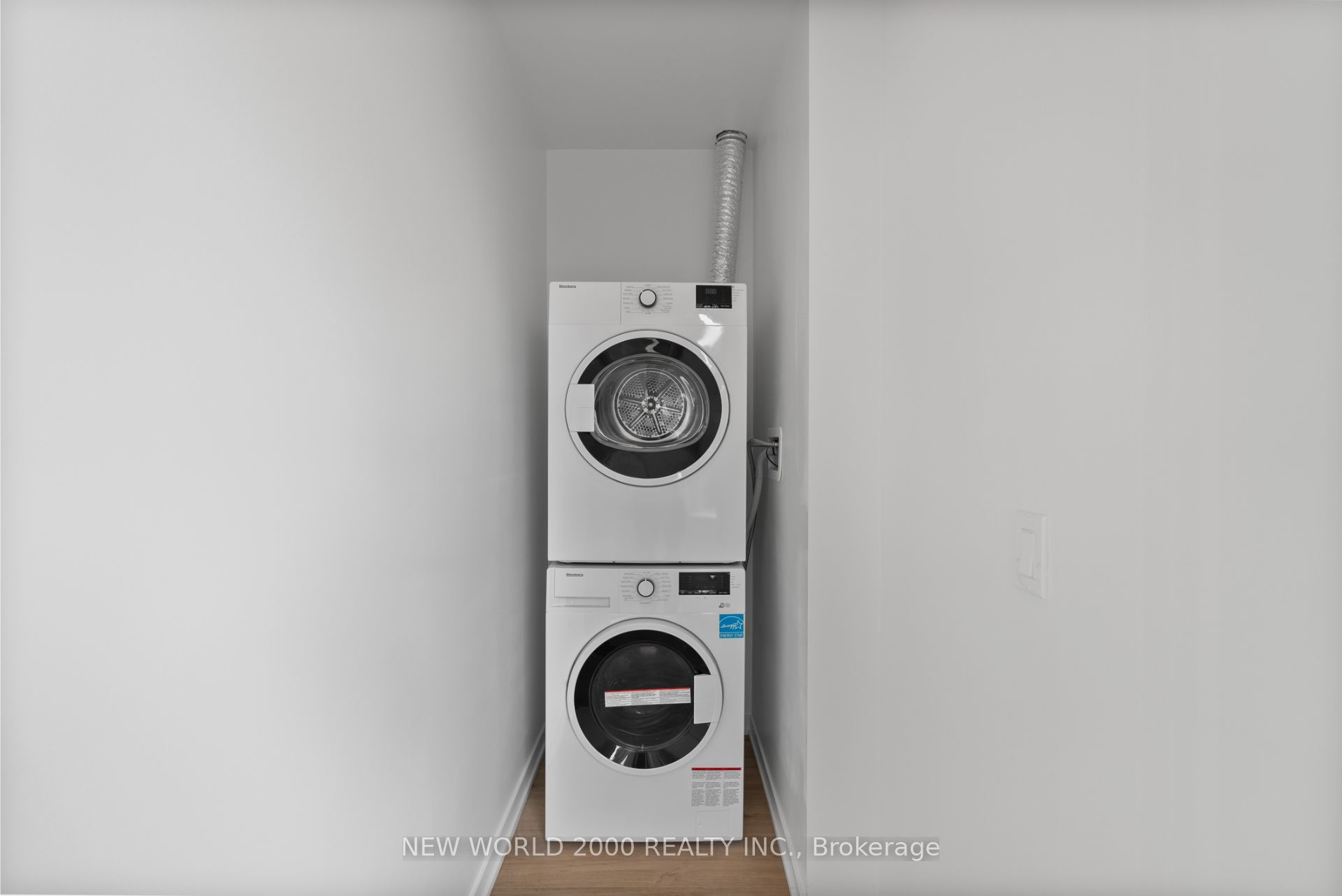 101 Roehampton Avenue 3610 Property Photo 22
