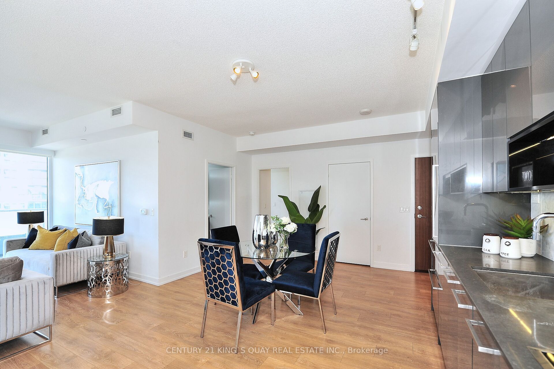 115 Mcmahon Drive 811 Property Photo 11