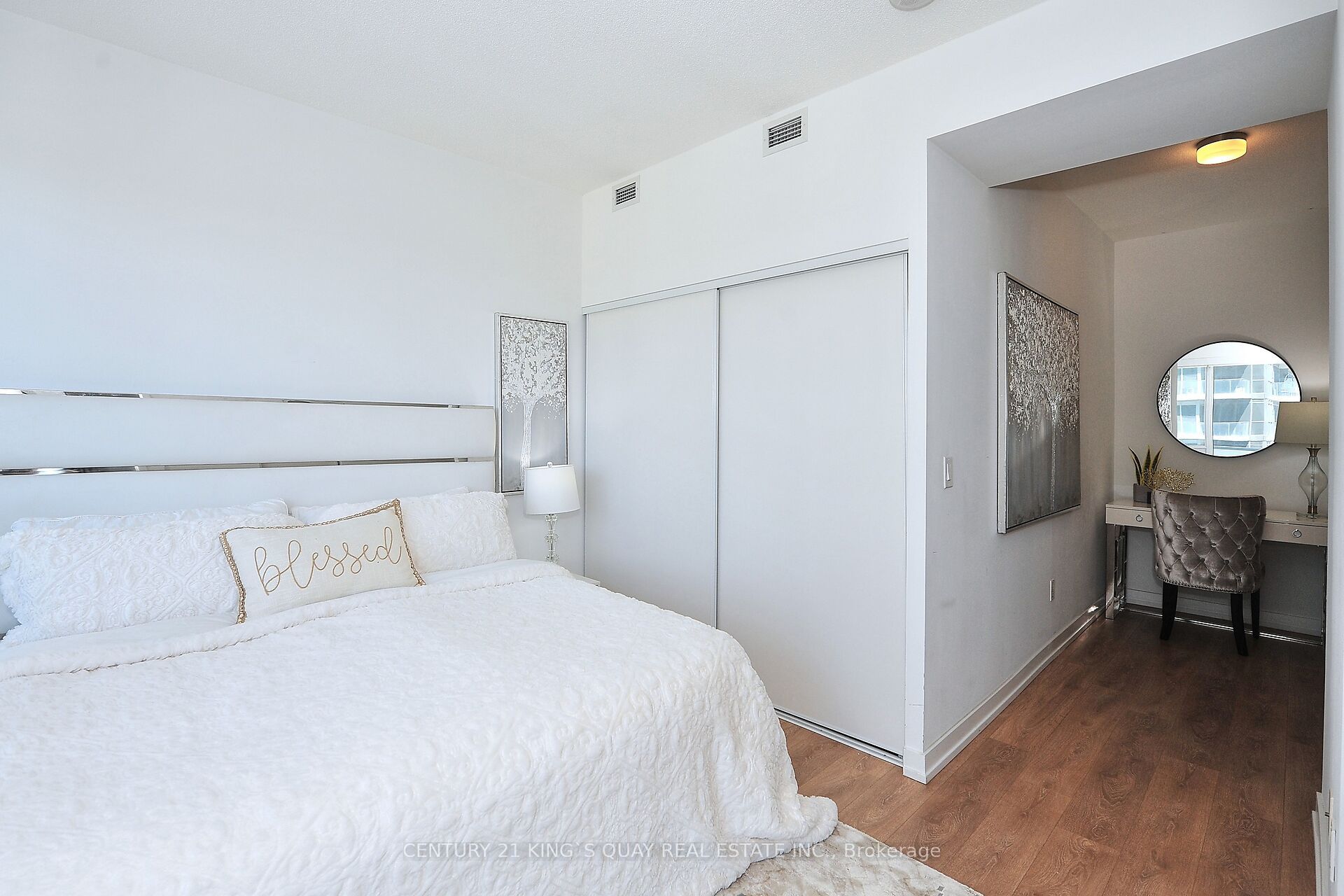115 Mcmahon Drive 811 Property Photo 17