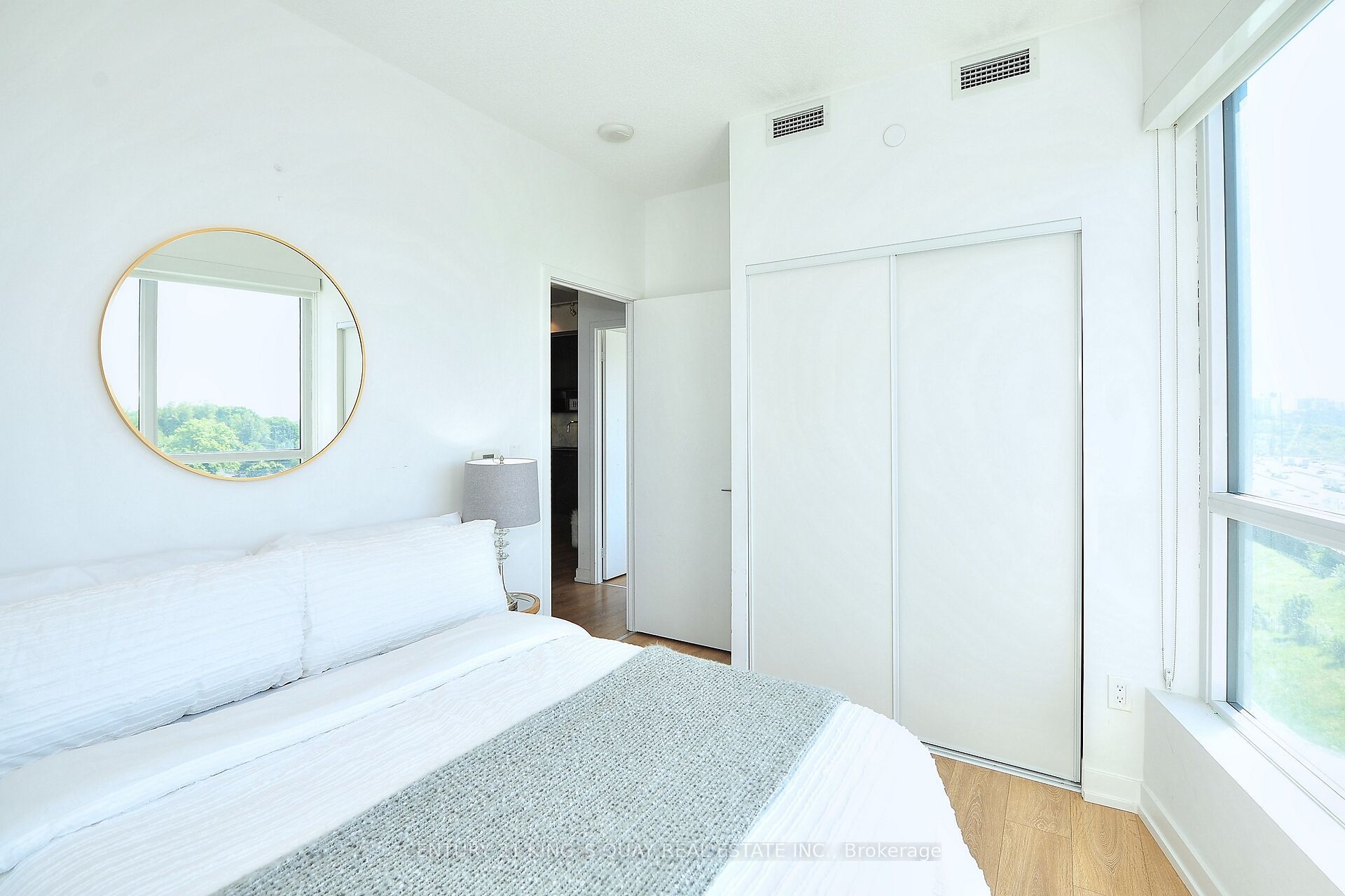 115 Mcmahon Drive 811 Property Photo 22