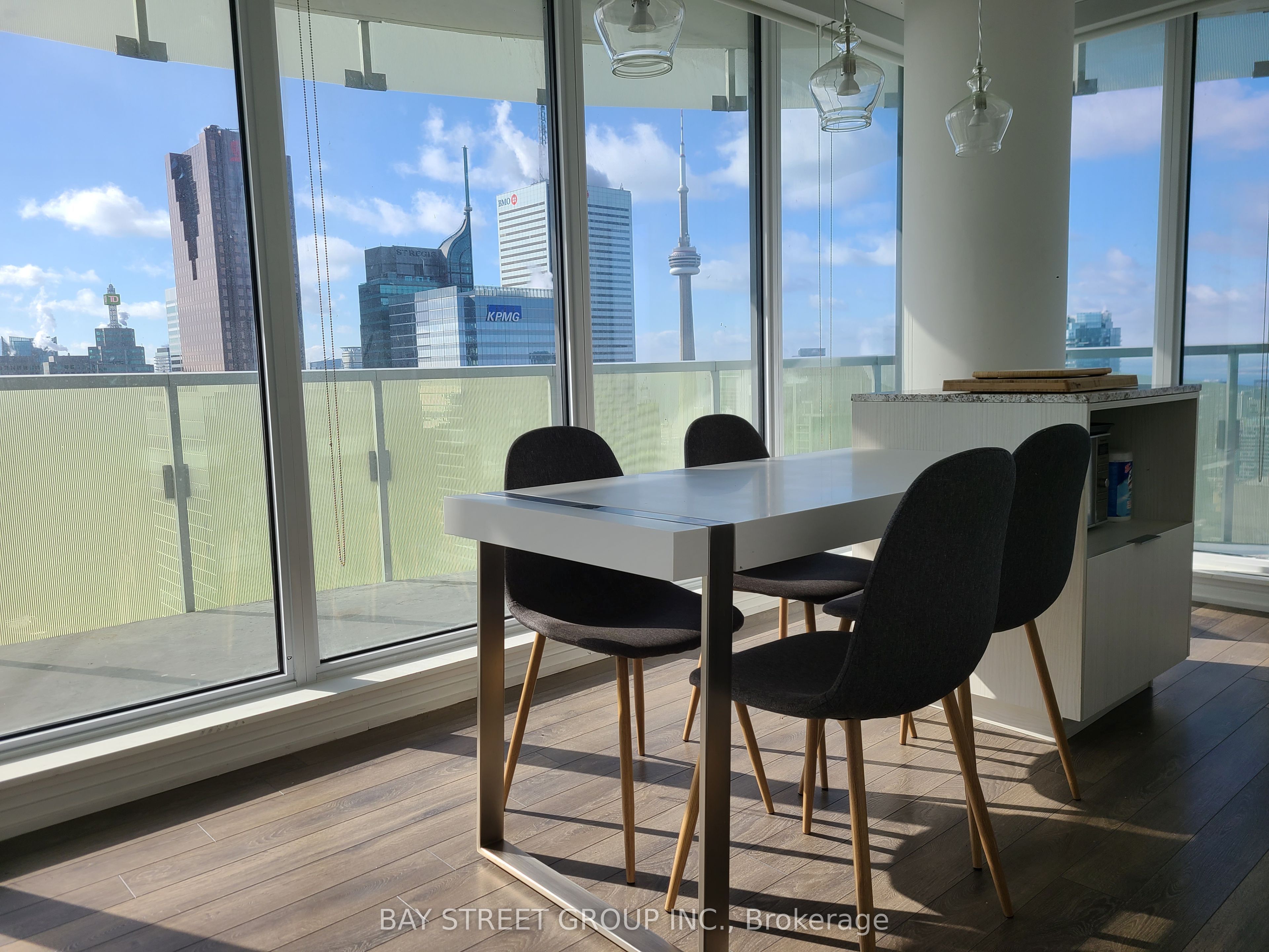 197 Yonge Street 5709 Property Photo 4