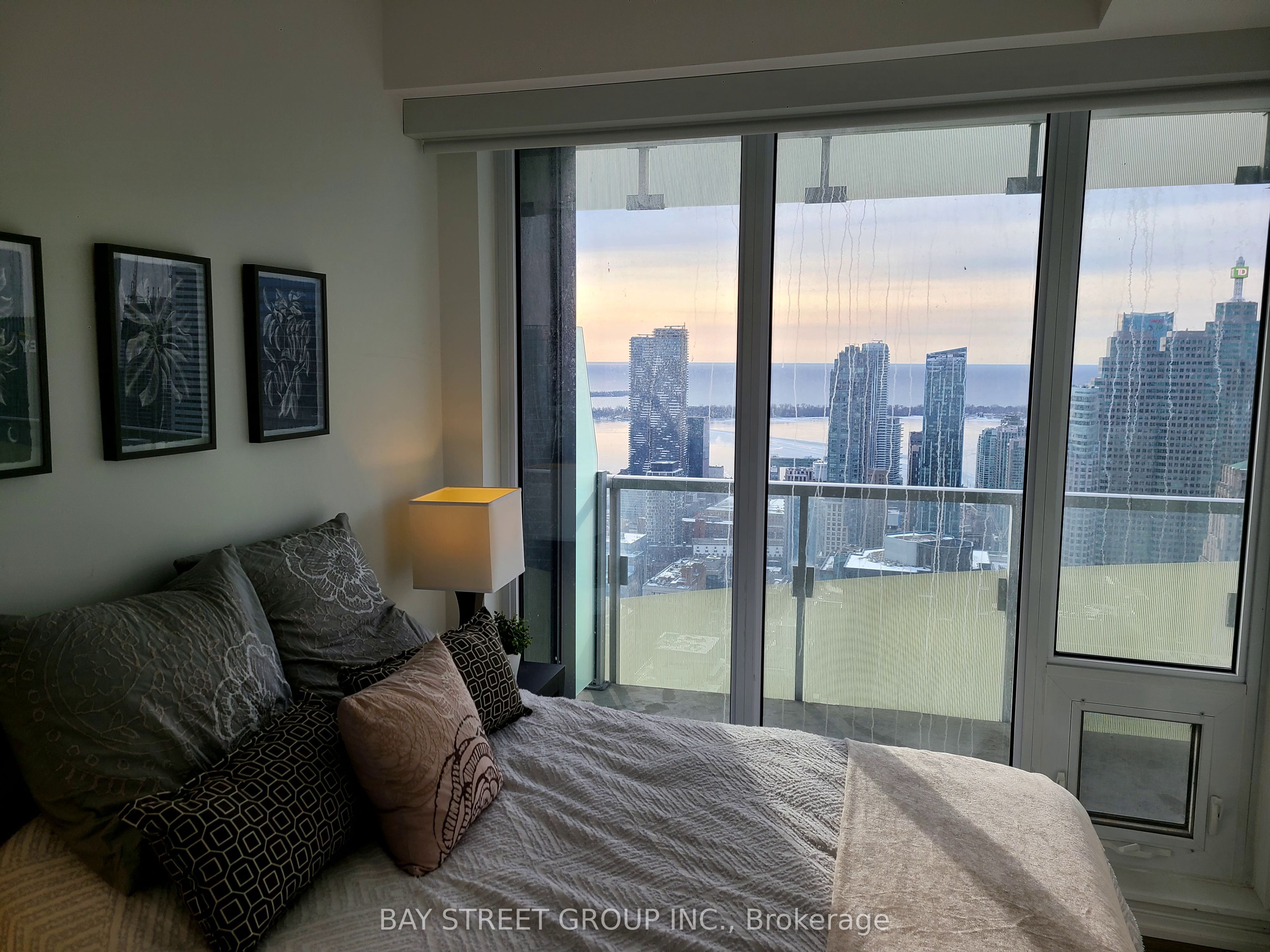 197 Yonge Street 5709 Property Photo 5