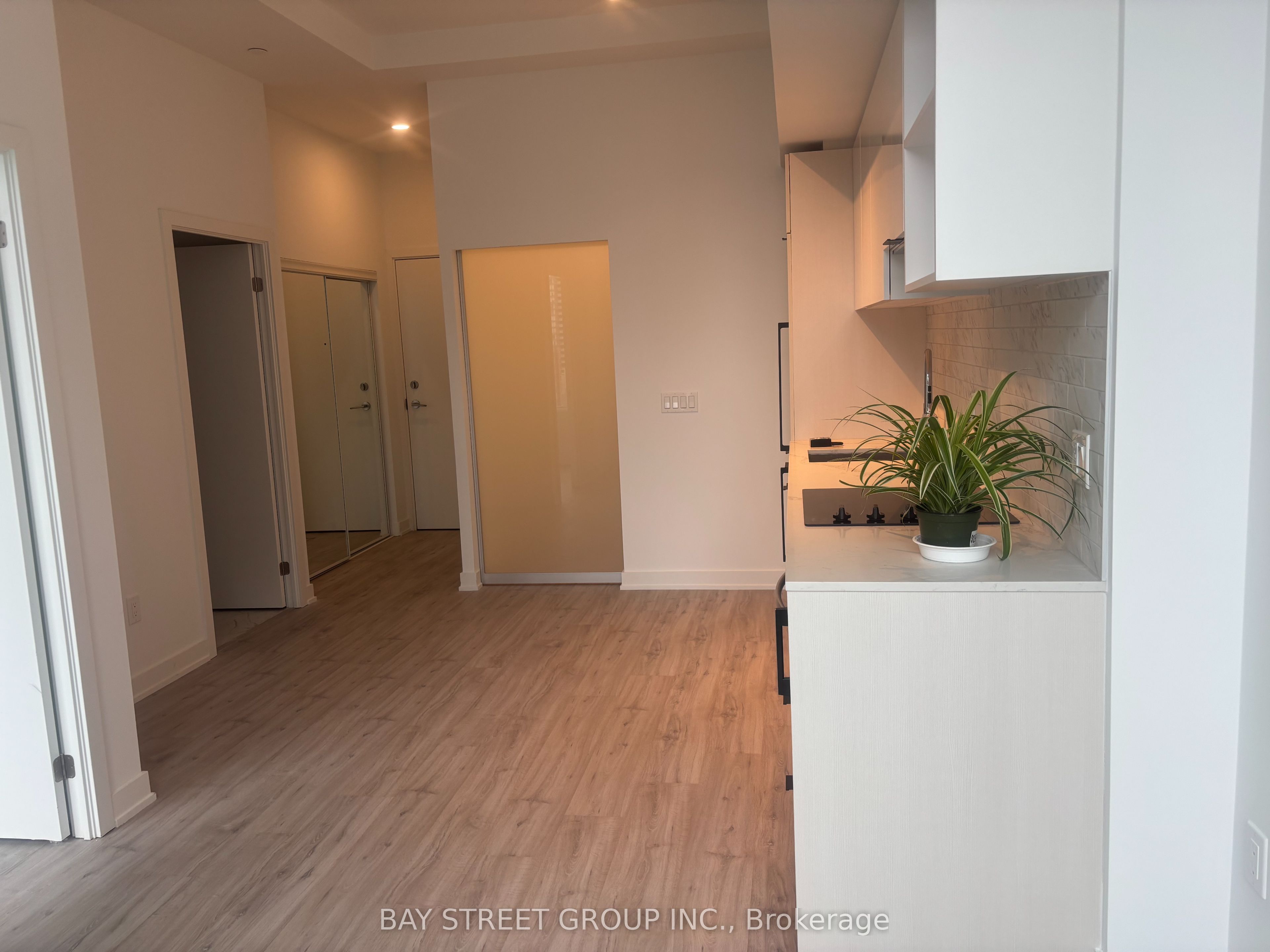 #1007 - 252 Church Street Property Photo 4