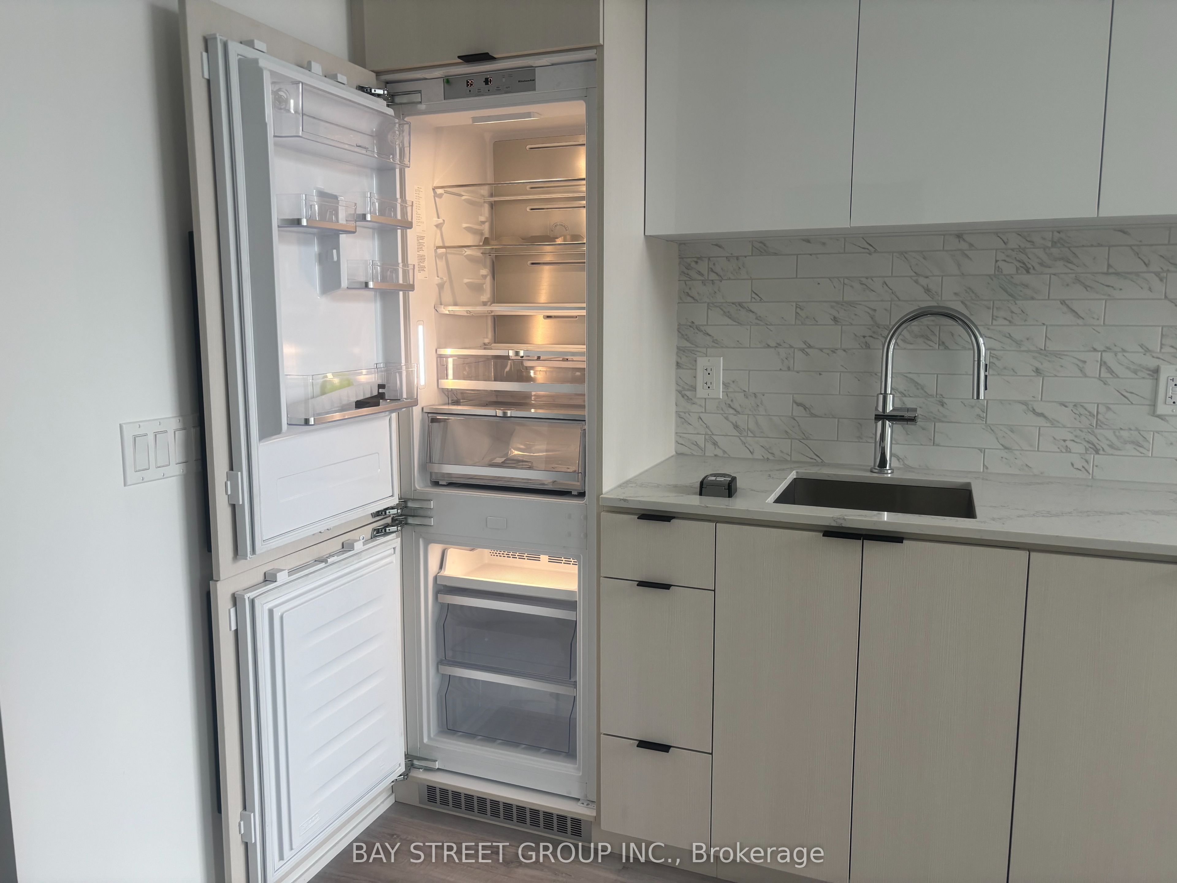 #1007 - 252 Church Street Property Photo 5
