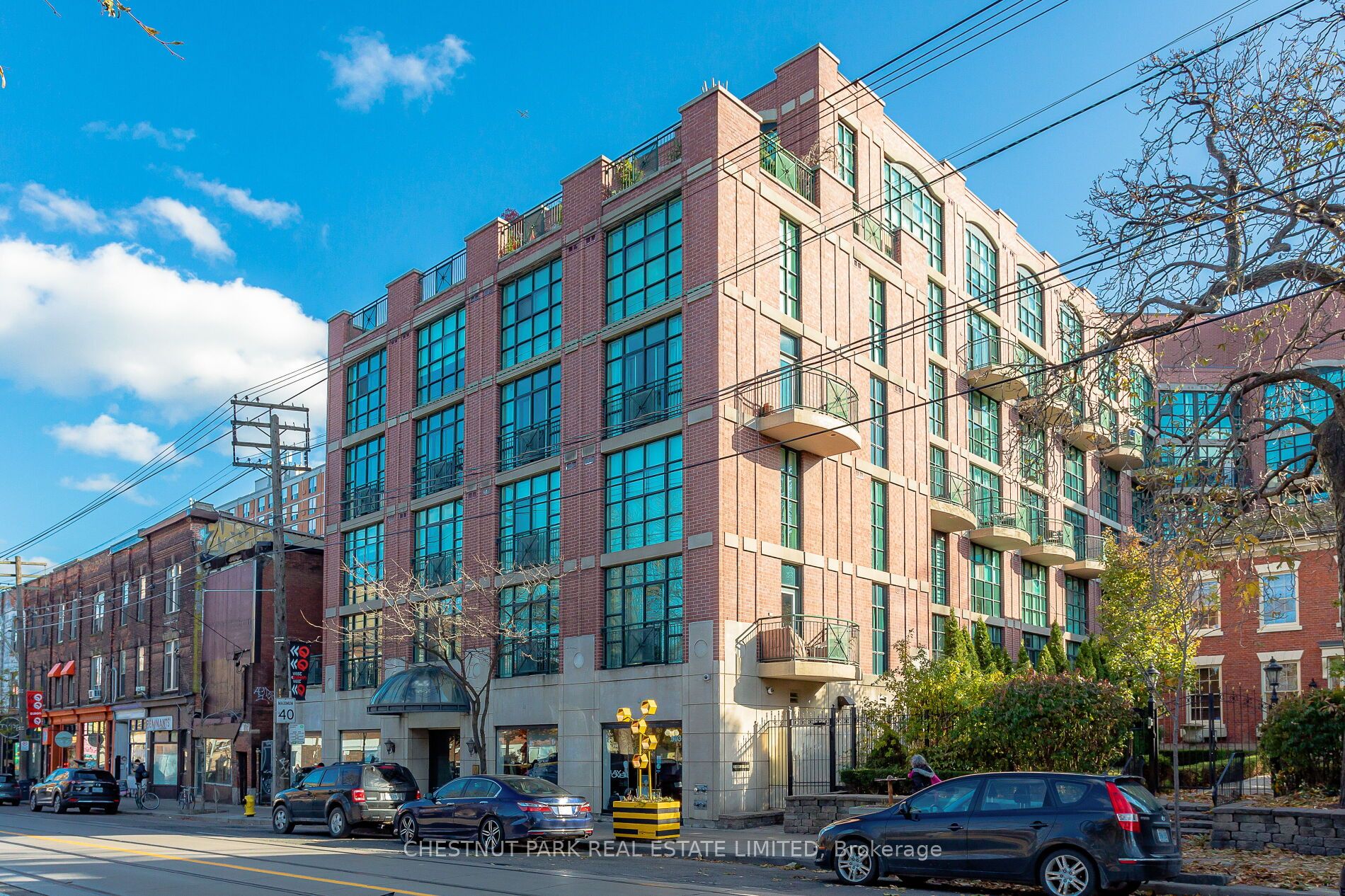 #228 - 901 Queen Street Property Photo 1