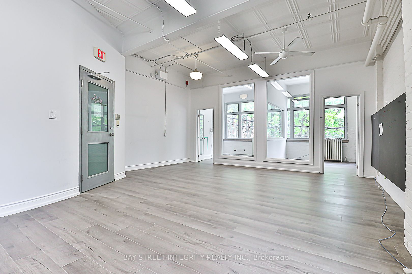 #2nd Flr - 51 Bulwer Street Property Photo 1