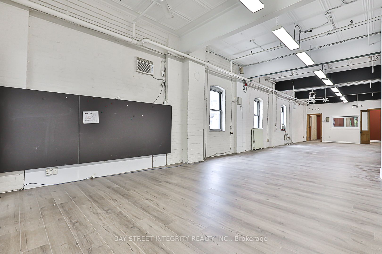 #2nd Flr - 51 Bulwer Street Property Photo 5