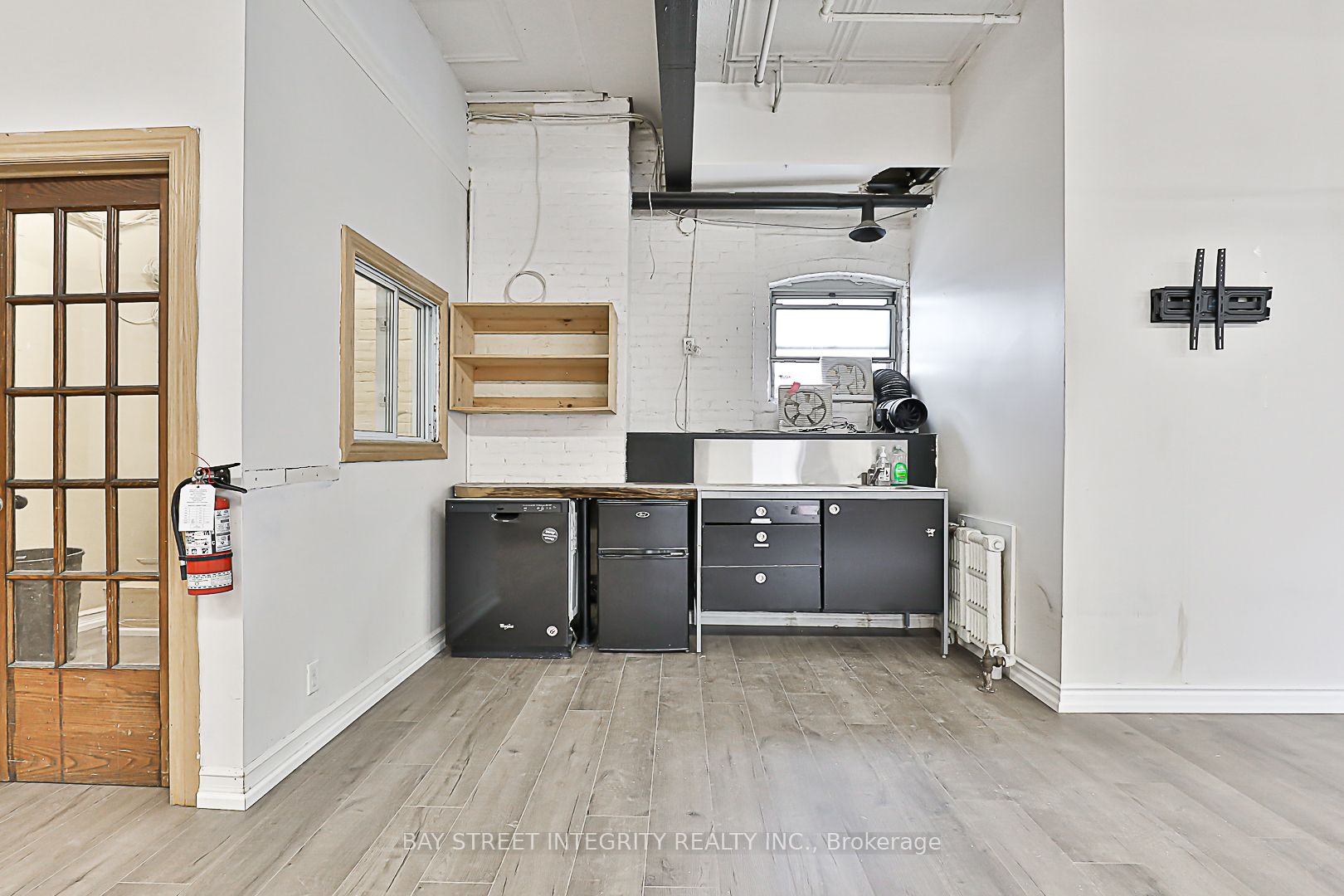 #2nd Flr - 51 Bulwer Street Property Photo 12