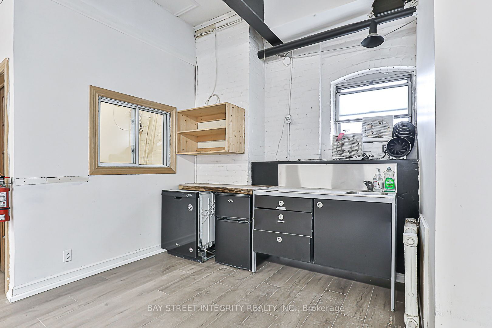 #2nd Flr - 51 Bulwer Street Property Photo 13