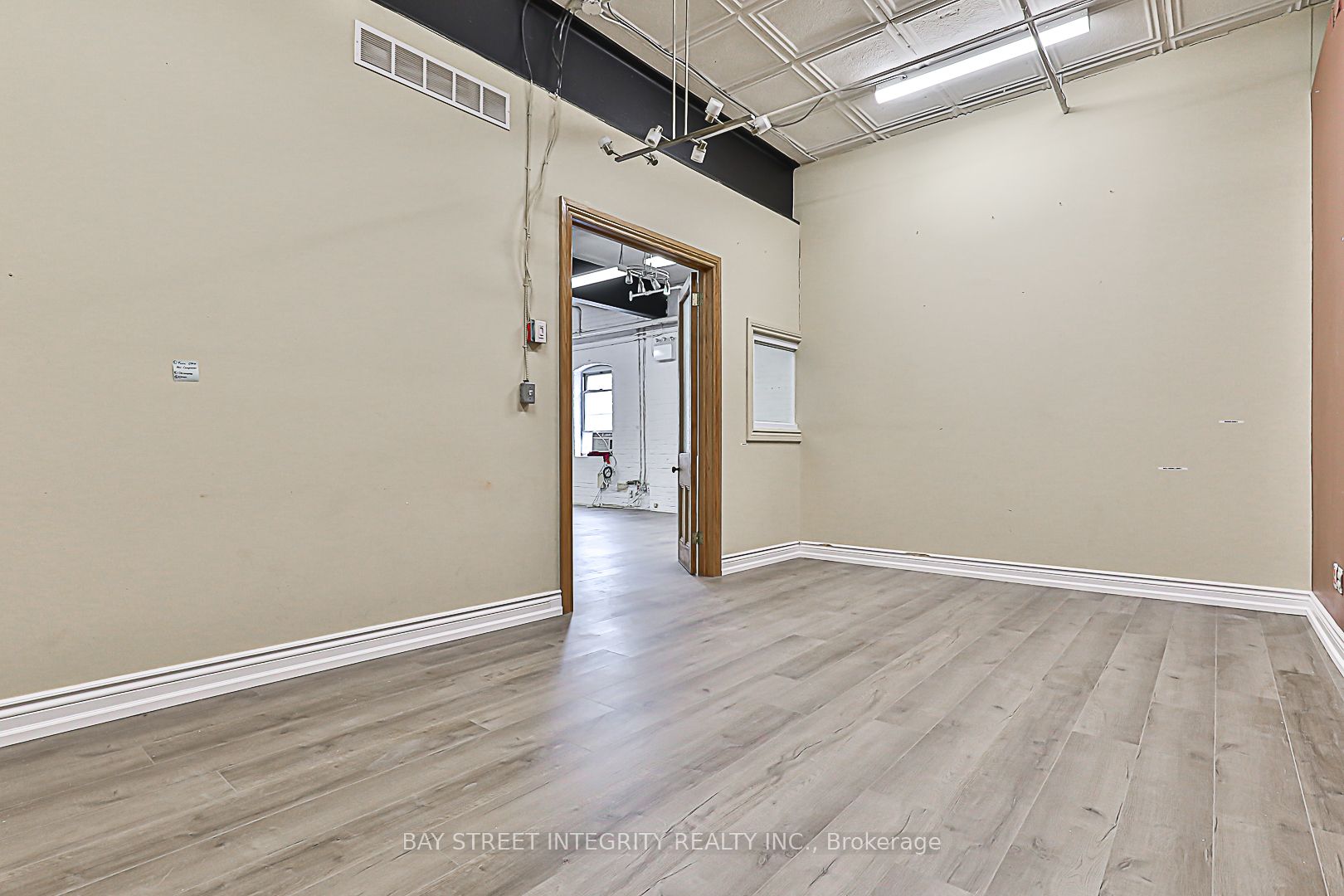 #2nd Flr - 51 Bulwer Street Property Photo 16