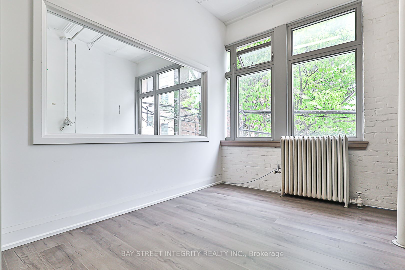 #2nd Flr - 51 Bulwer Street Property Photo 20