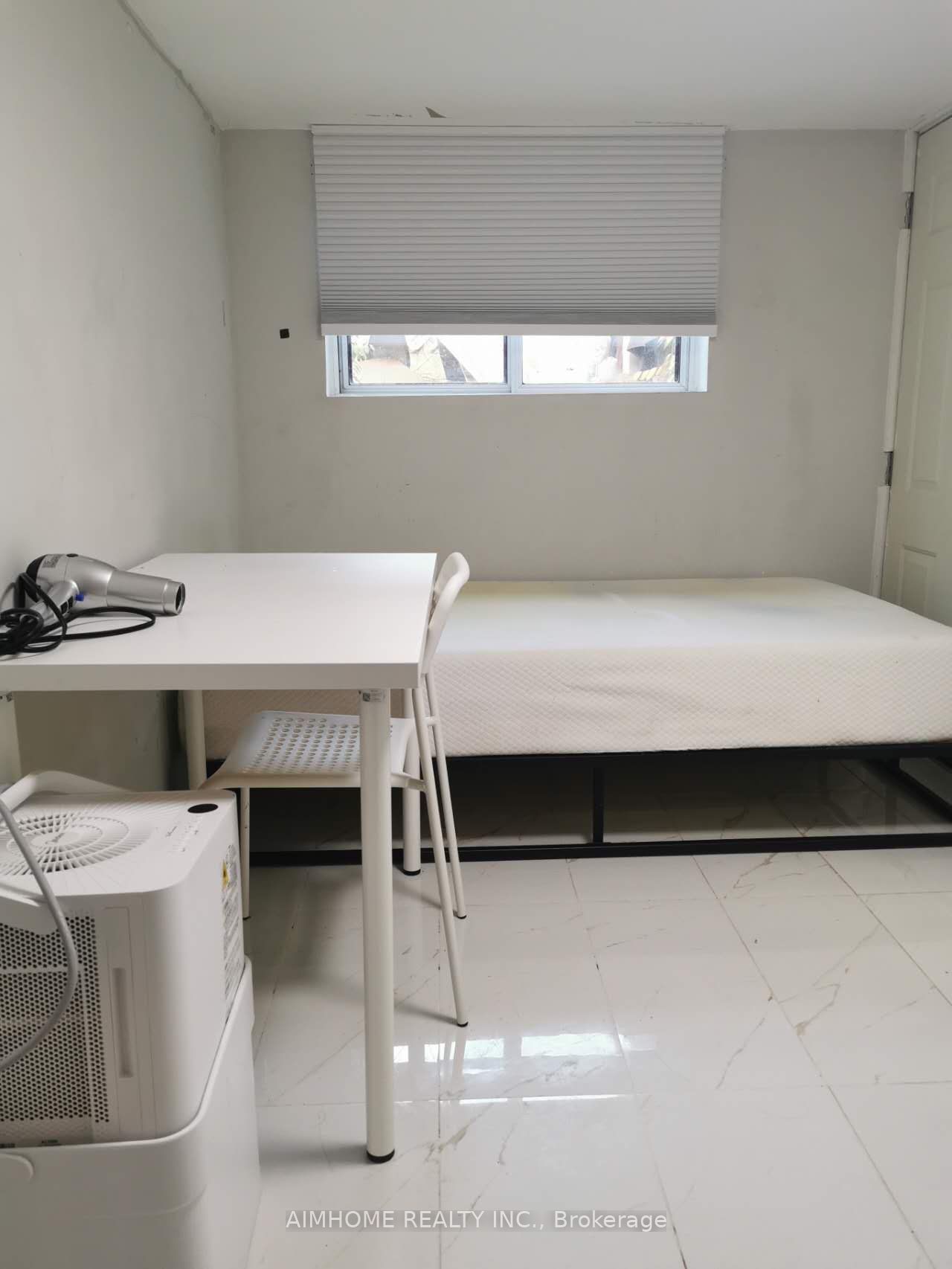 253 Palmerston Avenue Basement Ensuite Room Property Photo 1