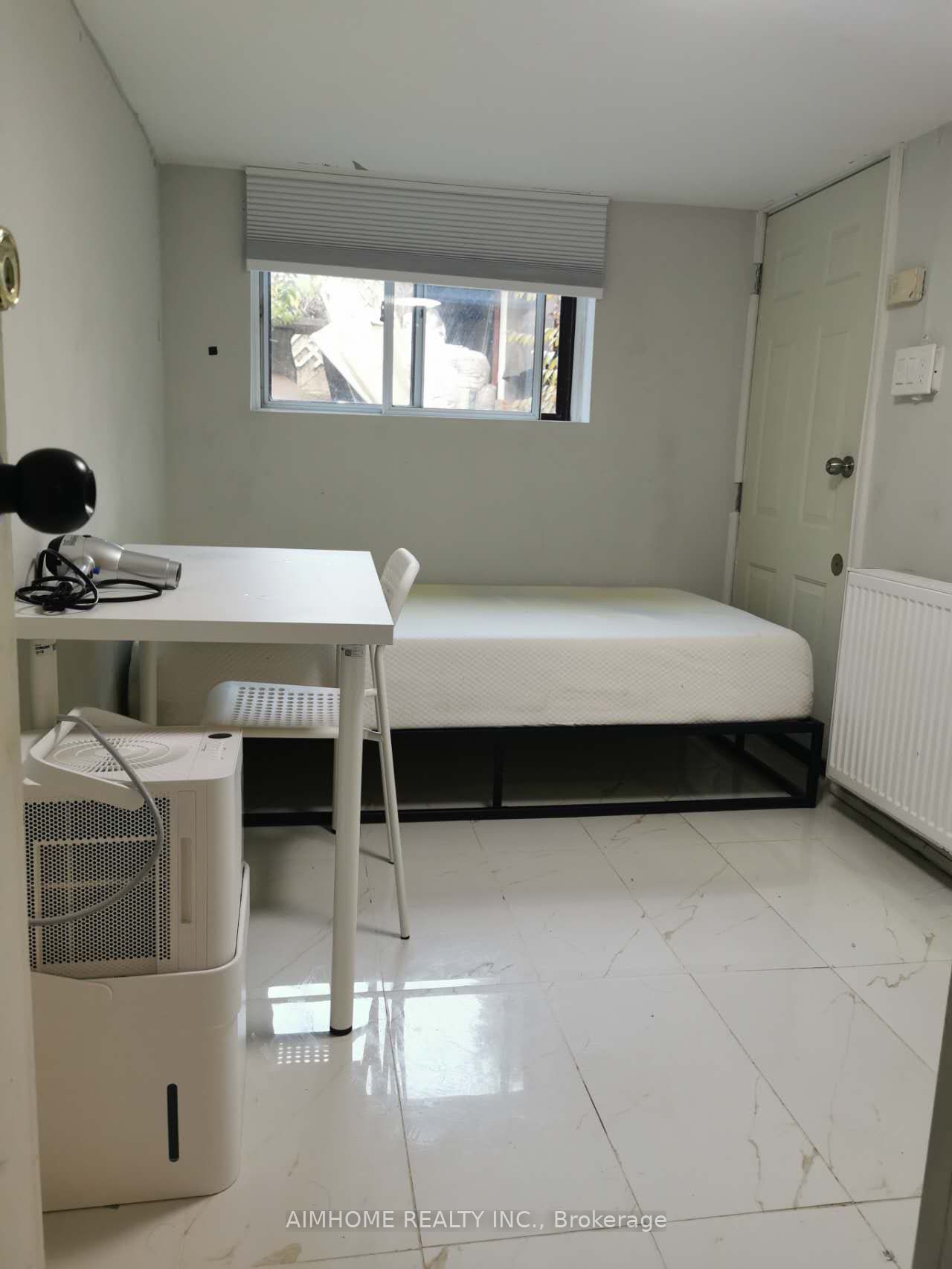 253 Palmerston Avenue Basement Ensuite Room Property Photo 2