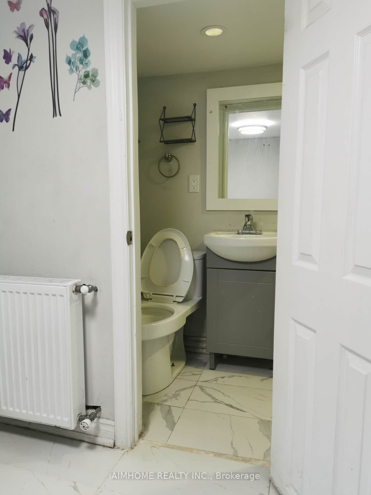 253 Palmerston Avenue Basement Ensuite Room Property Photo 4