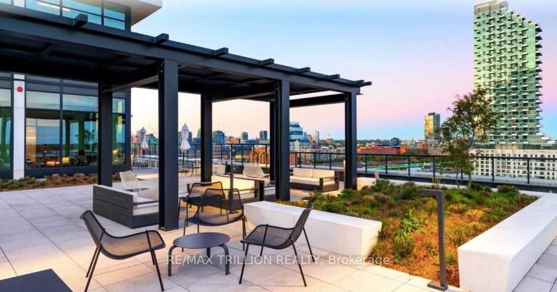 #514 - 130 Queens Quay Property Photo 9