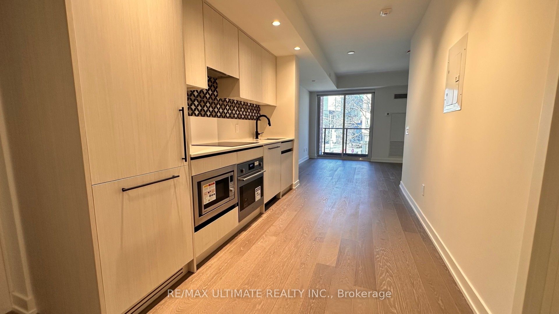 5 Lakeview Avenue 209 Property Photo 3