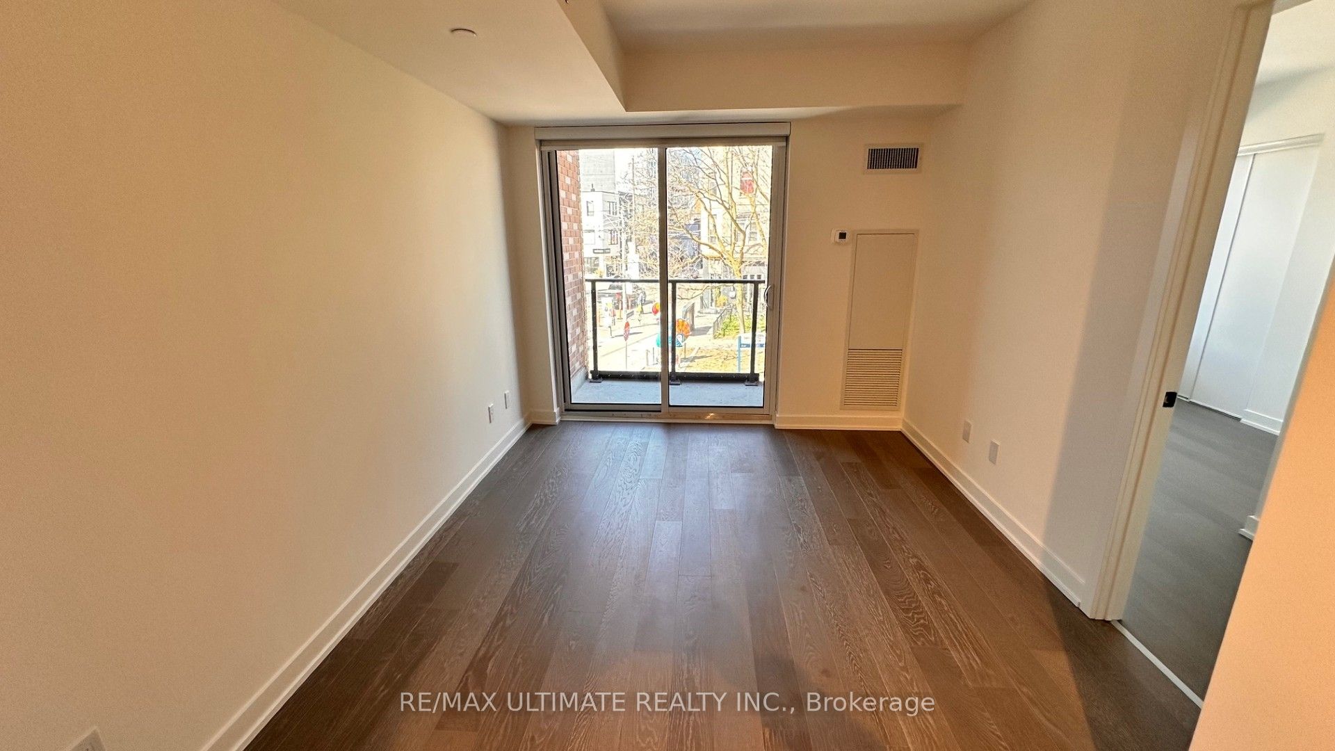5 Lakeview Avenue 209 Property Photo 4