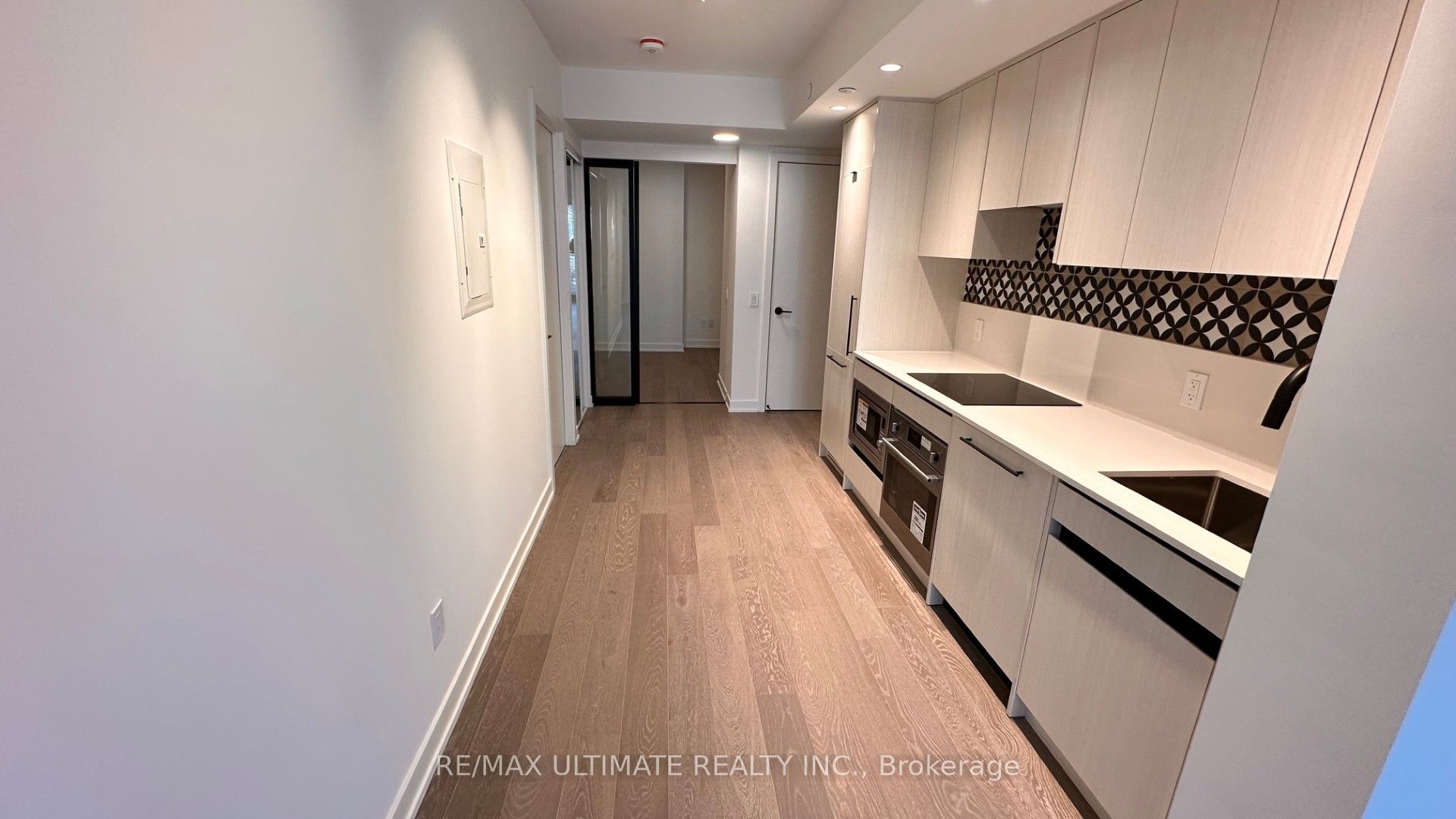 5 Lakeview Avenue 209 Property Photo 7