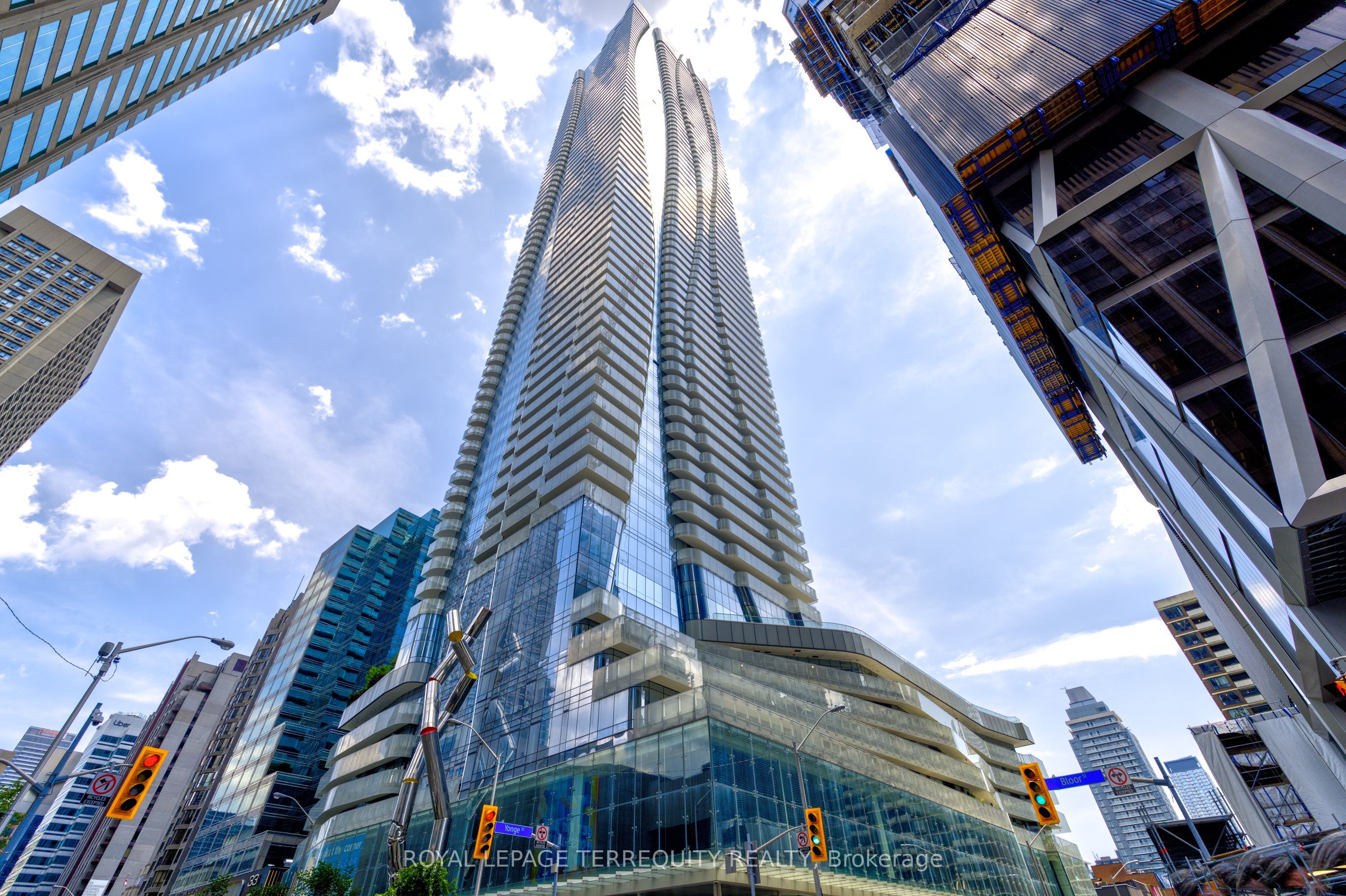 #2712 - 1 Bloor Street Property Photo 1
