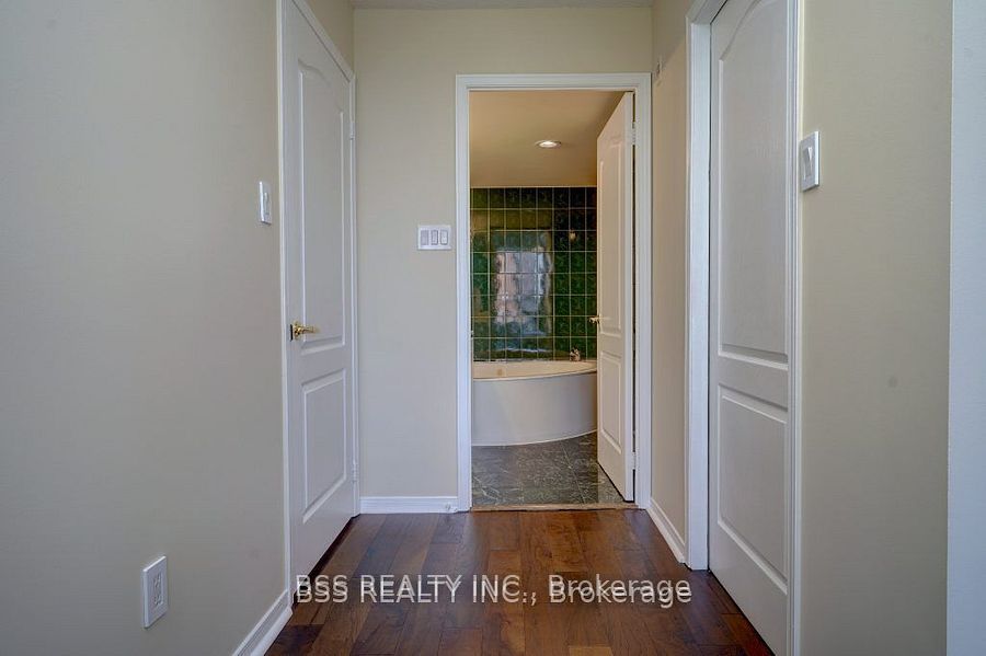 #805 - 10 Tichester Road Property Photo 18