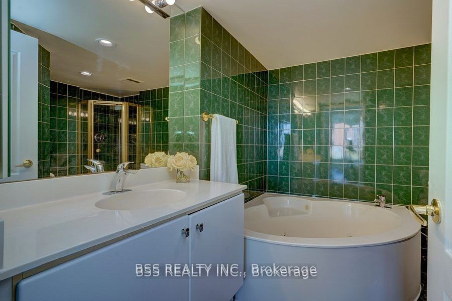 #805 - 10 Tichester Road Property Photo 21