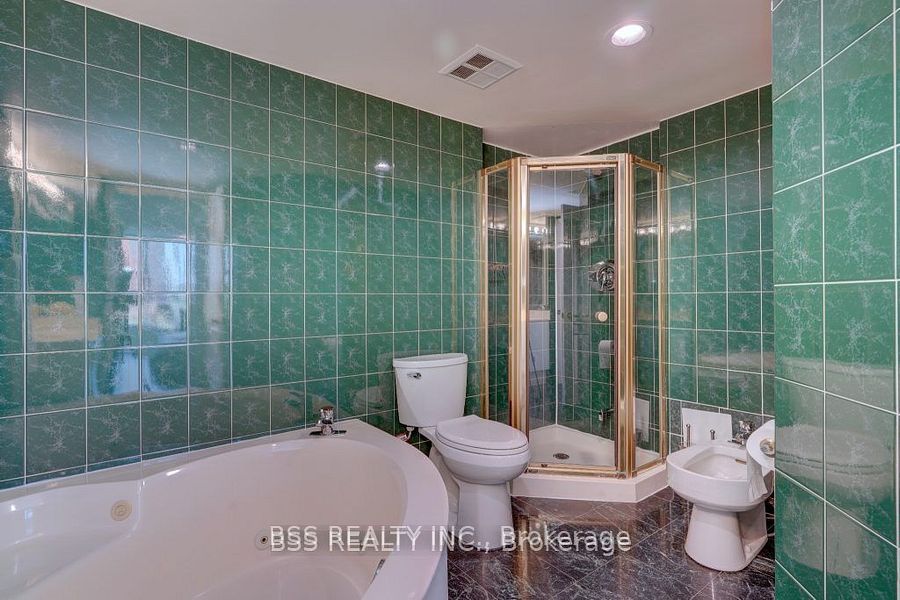 #805 - 10 Tichester Road Property Photo 23
