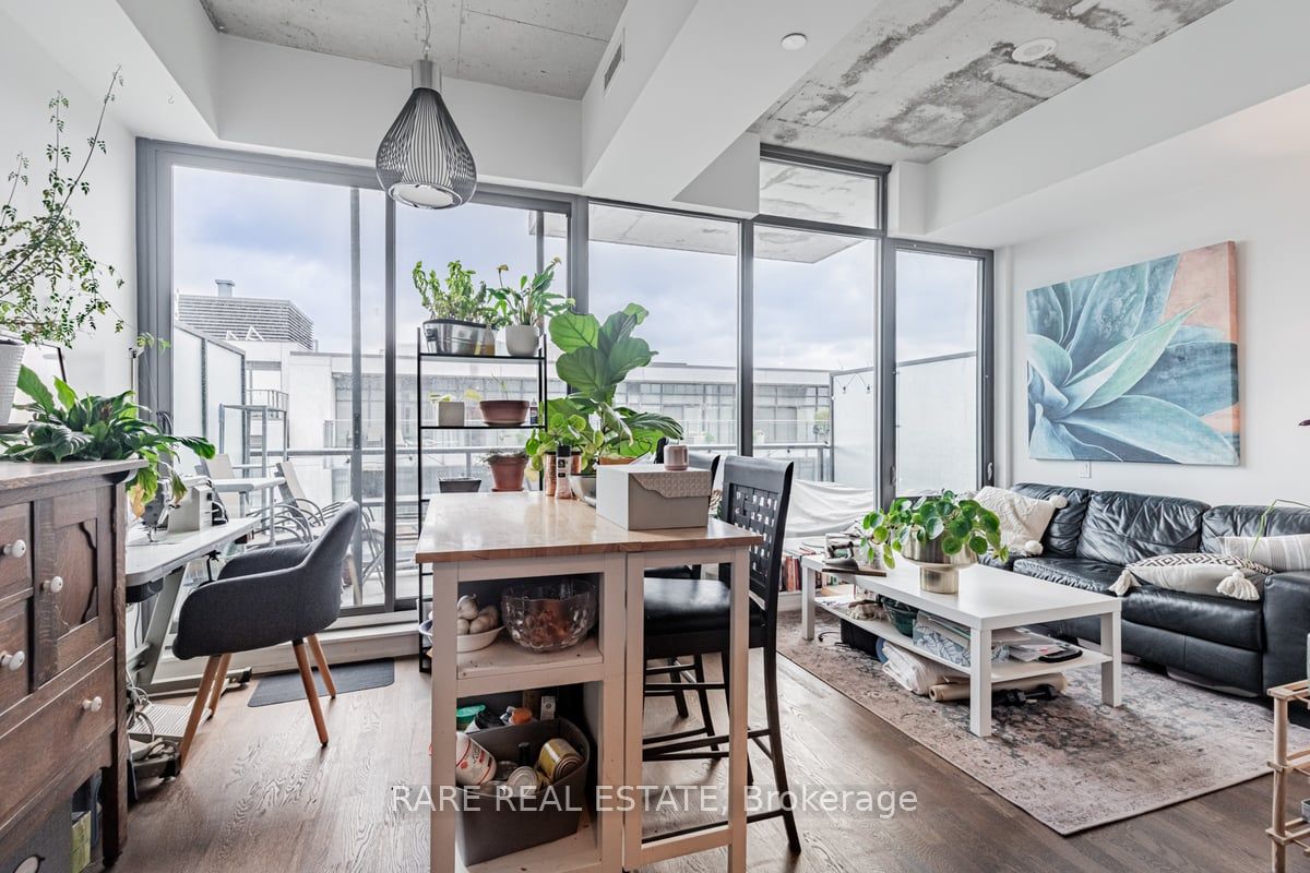 560 King Street W 1004 Property Photo 9