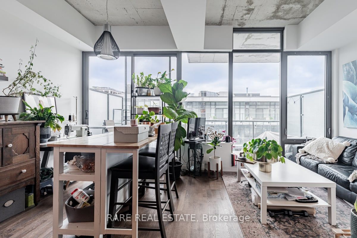 560 King Street W 1004 Property Photo 10