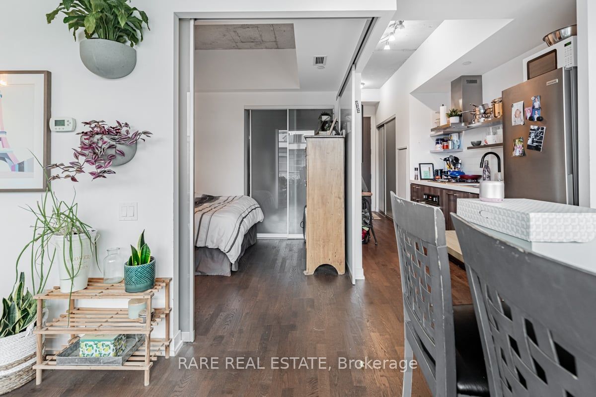 560 King Street W 1004 Property Photo 14