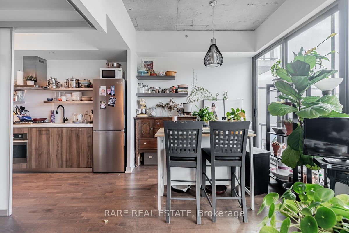 560 King Street W 1004 Property Photo 18