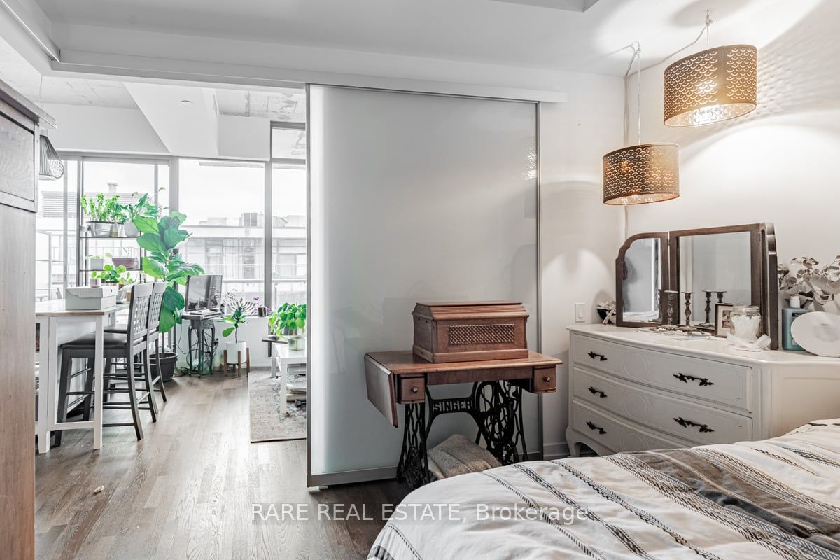 560 King Street W 1004 Property Photo 27