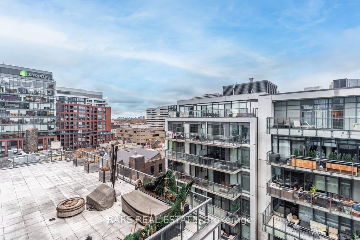 560 King Street W 1004 Property Photo 32