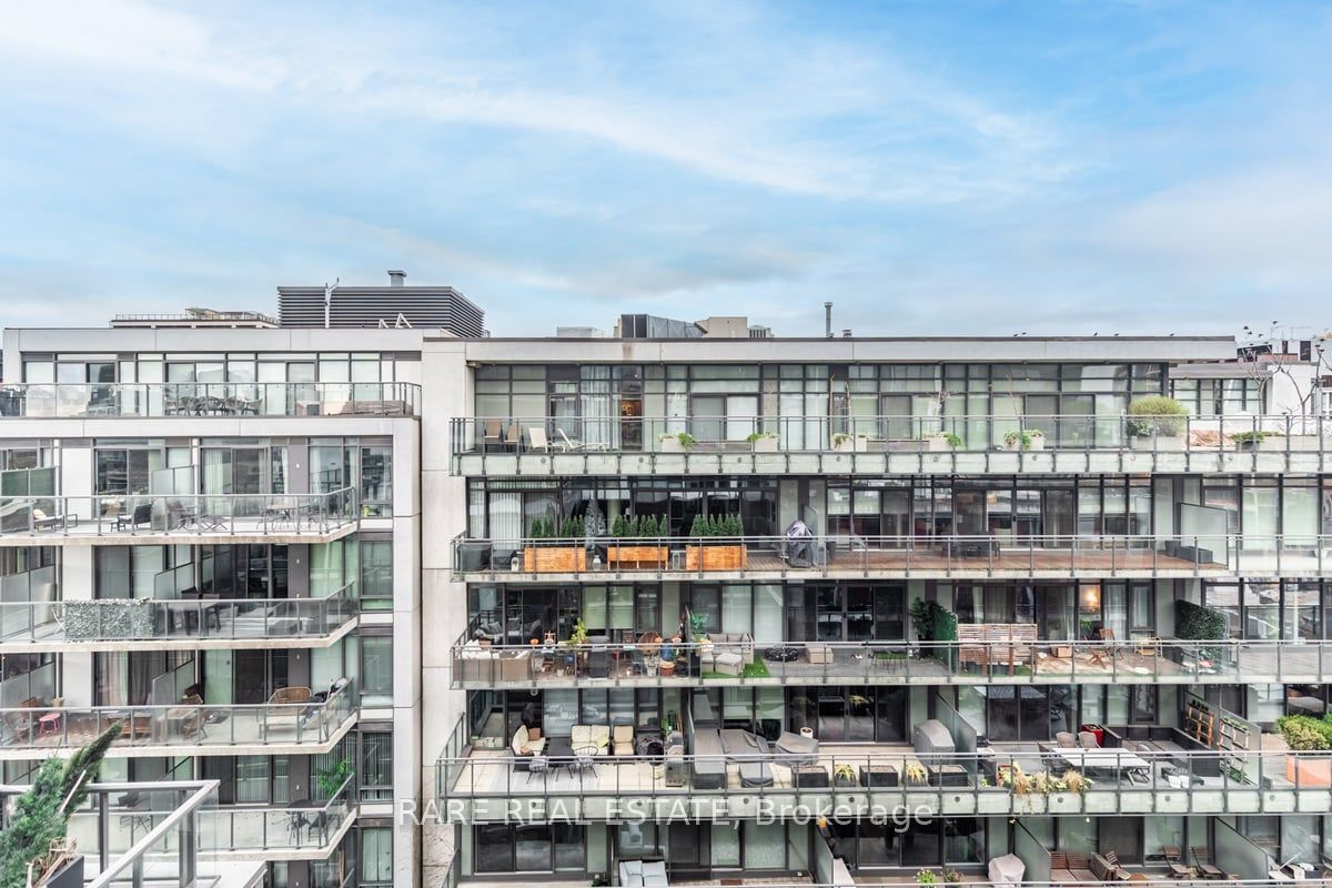 560 King Street W 1004 Property Photo 34