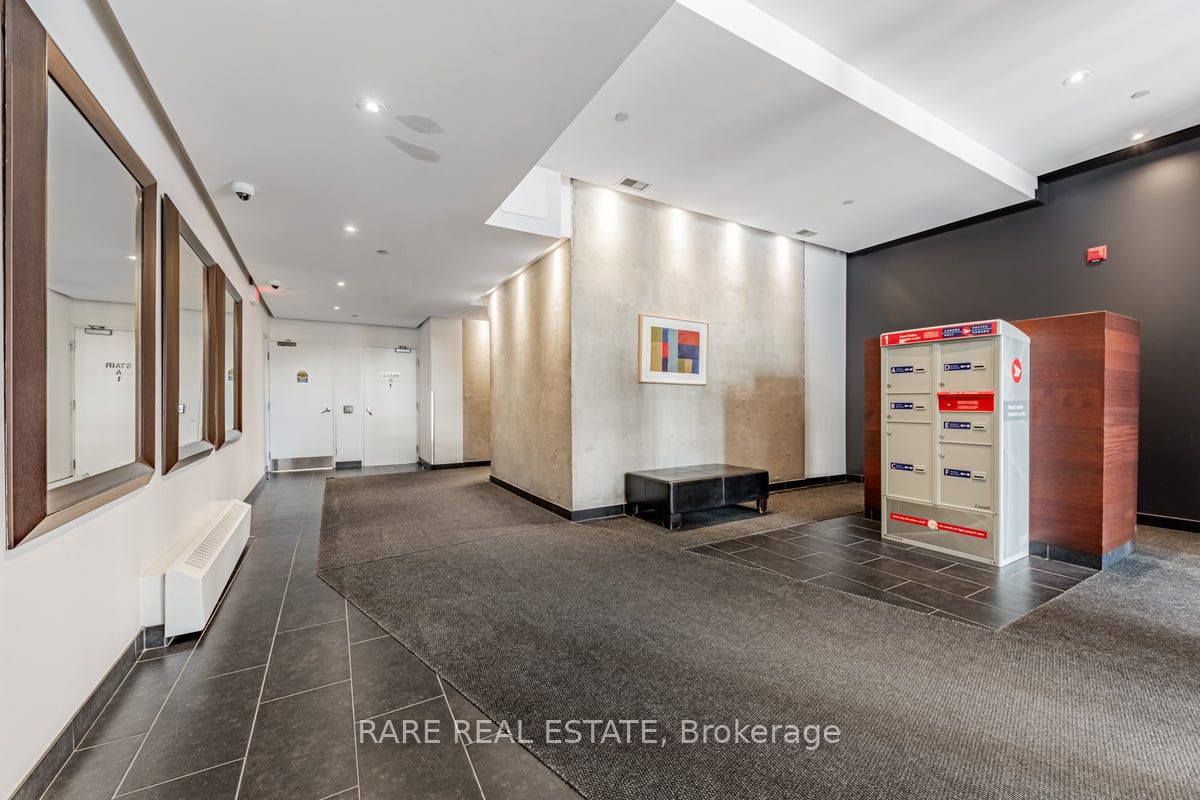 42 Camden Street 302 Property Photo 4