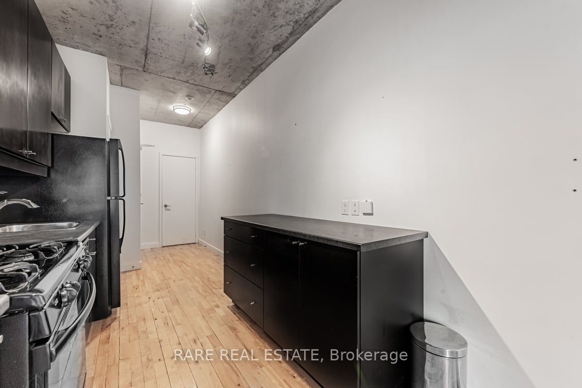 42 Camden Street 302 Property Photo 7