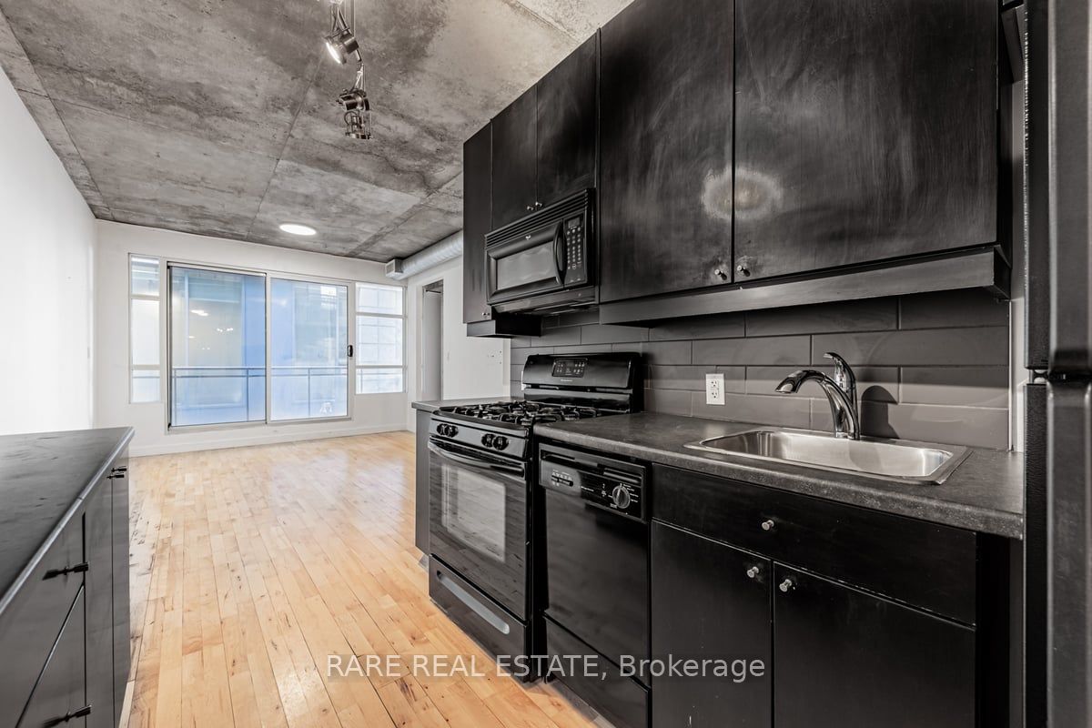 42 Camden Street 302 Property Photo 9